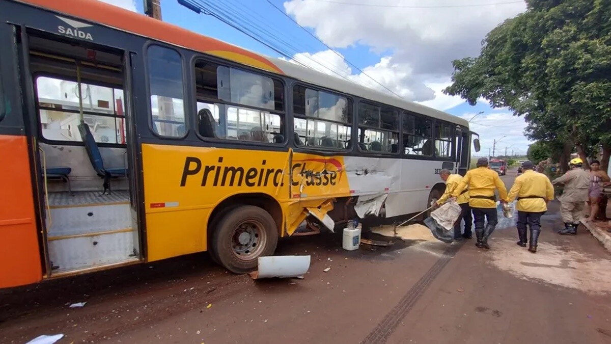 19 crianças e adolescentes ficam feridos em acidente transporte