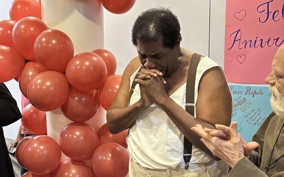 Tony Tornado Completa 93 Anos E Se Emociona Festa Surpresa De