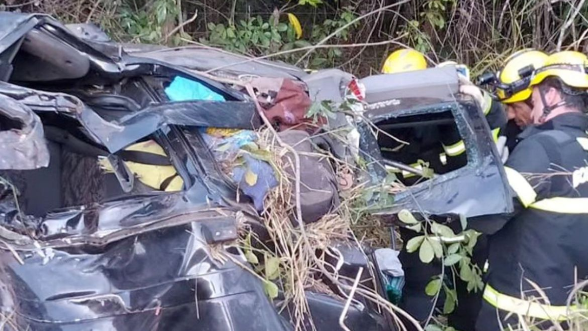 Duas Pessoas Que Viajavam Para A Chapada Dos Veadeiros Morrem Em