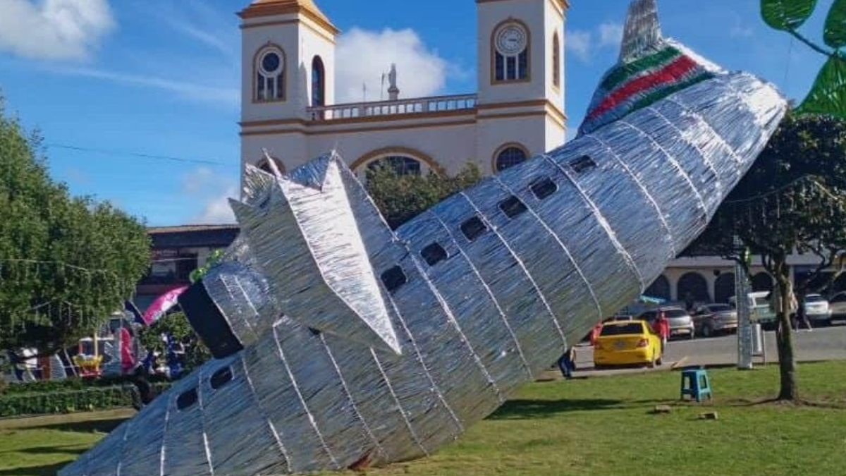 Cidade Da Col Mbia Instala Avi O Luzes De Natal Na Pra A Para