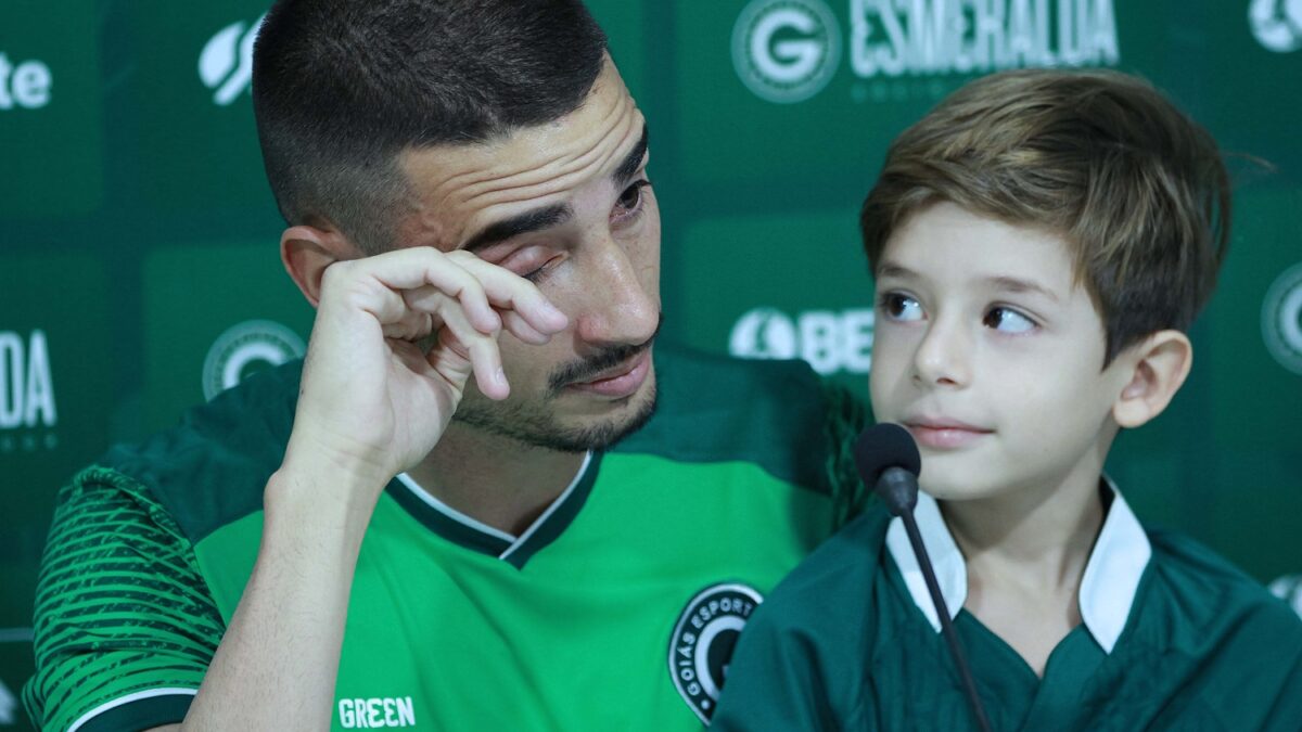 Em Coletiva Galhardo Se Emociona Ao Lado Do Filho S O Raros Esses