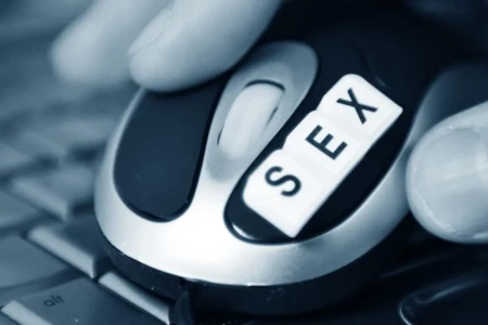 Sites pornográficos brasileiros exibem imagens roubadas de menores (Foto: Canva)