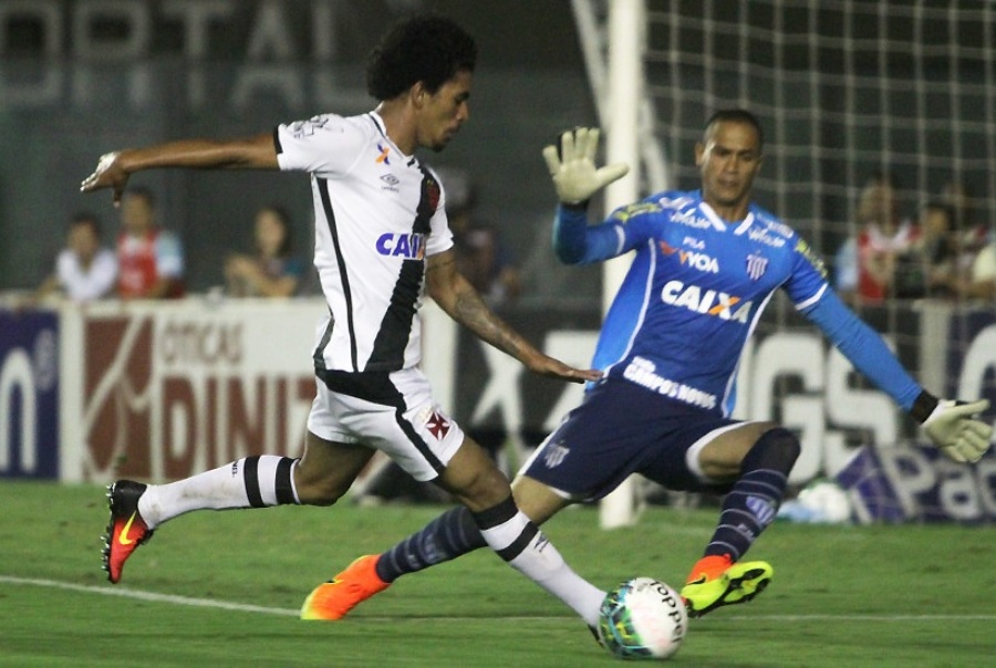 O Governo Federal trabalha em um plano de retomada do futebol, com a realização das partidas a portões fechados. (Foto: Paulo Fernandes/Vasco.com.br)