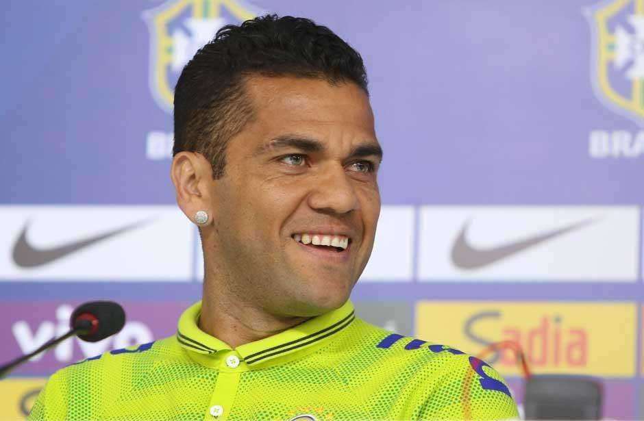 A definição sobre prisão do brasileiro foi adiada pela Justiça Daniel Alves alegou que estava bêbado e não se lembra de nada em boate