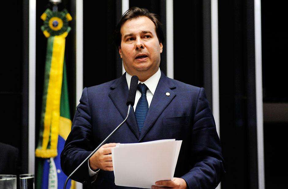 Presidente da Câmara diz que ministro da Educação é um desastre