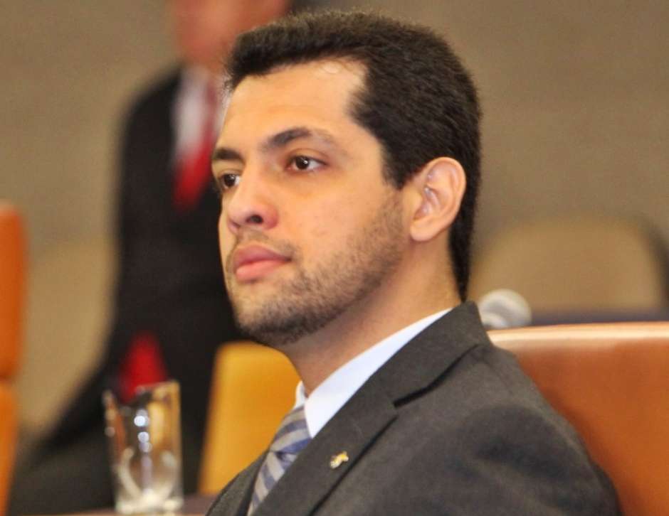 “Planos persistem”, afirma Thiago Albernaz sobre pré-candidatura a prefeito de Goiânia