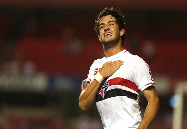 Ex-clube de Alexandre Pato na China está à venda por R$ 0