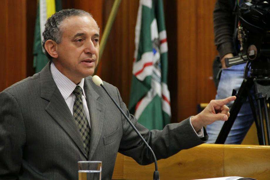 Anselmo diz que saída do PSDB é real, mas dará nova chance a legenda