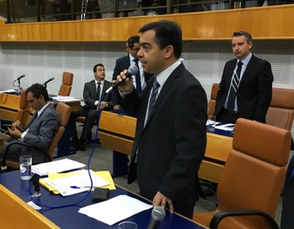 Universal perdeu Rio e migrou pra Goiânia, diz emedebista opositor a Rogério Cruz