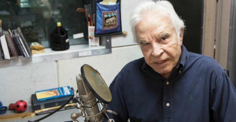 Cid Moreira diz querer proteger casamento de 'baboseiras' e que tem nojo de processo