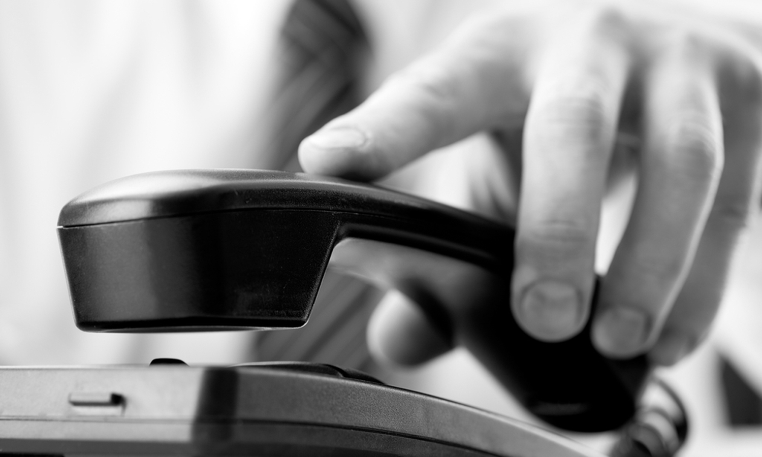 Oi é condenada a indenizar cliente em R$ 4mil por interrupção indevida de serviços