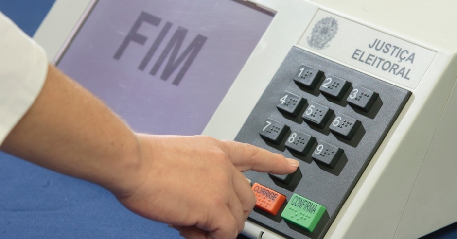 Em Aparecida, os três candidatos à prefeitura já votaram