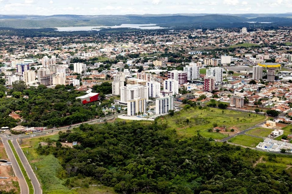 Caldas Novas convoca 33 médicos e disponibiliza cinco leitos de UTI para rede municipal