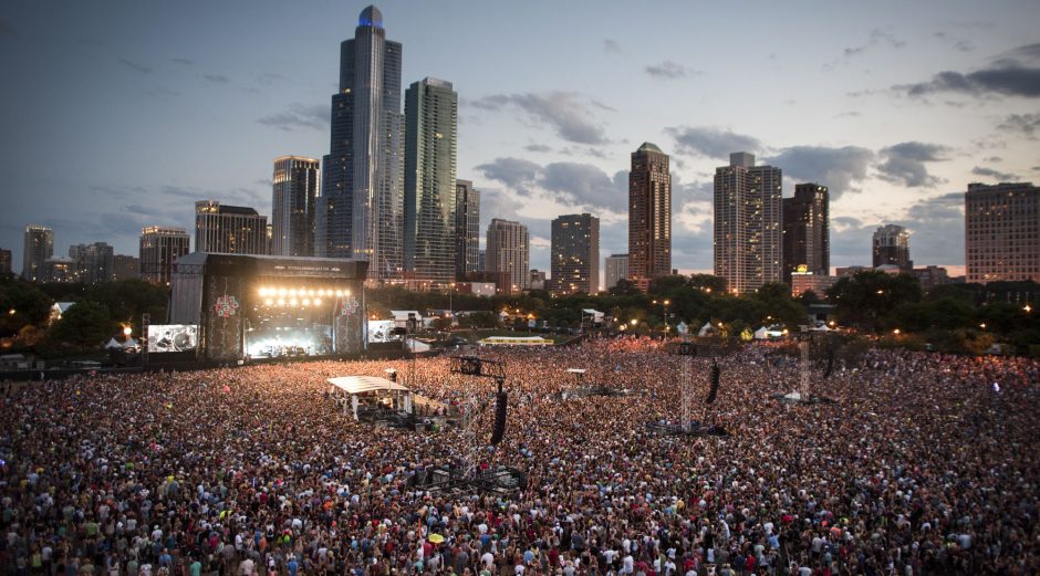 Foragido por estupro é preso após ser identificado no Lollapalooza estava foragido por violência doméstica, foi preso enquanto vendia capas