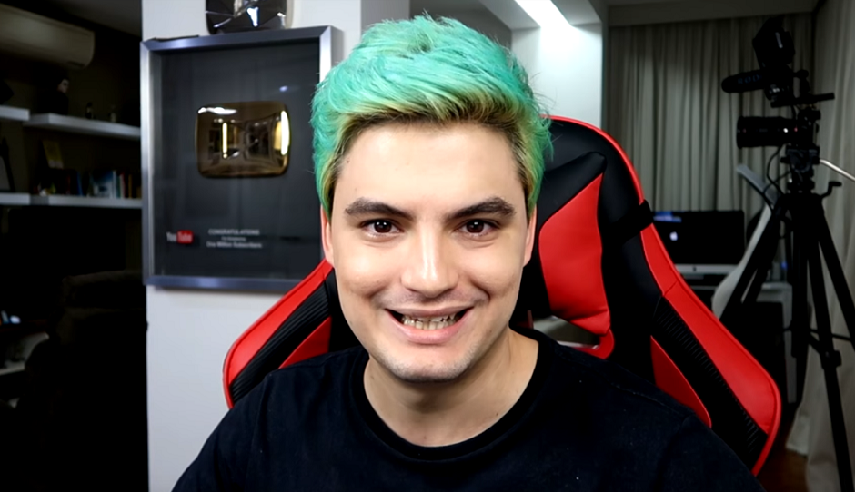 Felipe Neto vai processar jornalista gaúcho que o chamou de 'pedófilo' e 'depravado'