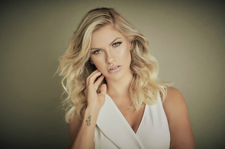 Após separação, Andressa Suíta aparece morena; veja foto