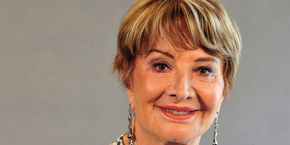 Glória Menezes recebe alta do hospital Albert Einstein