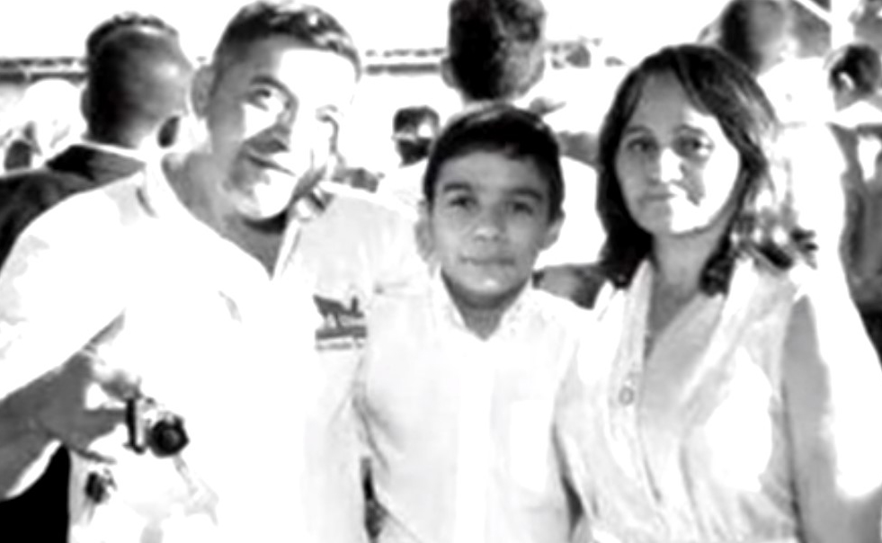 Casal Raimundo Nonato da Silva, Maria Margarete Barbosa e o filho Máximo da Silva, de 12 anos, mortos em janeiro de 2015 (Reprodução: TVSD)