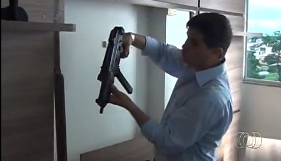 Delegado Odair Soares, em 2014, durante operação que prendeu líder do Comando Vermelho (Foto: Reprodução / TV Anhanguera)