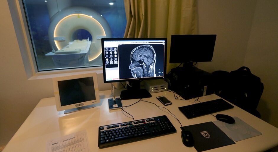 Texto estabelece princípios de atendimento remoto também para enfermagem, fisioterapia e psicologia Câmara aprova telemedicina no Brasil