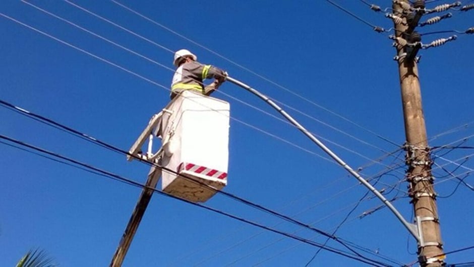 Teto da taxa de iluminação em Goiânia vai subir de R$ 11,93 para R$ 24,35 em 2022