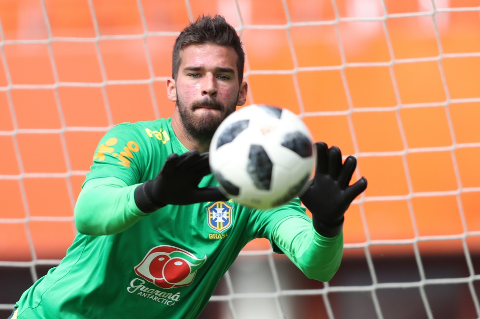 Jogadores doam camisas para arrecadar fundos e ajudar hospitais contra coronavírus