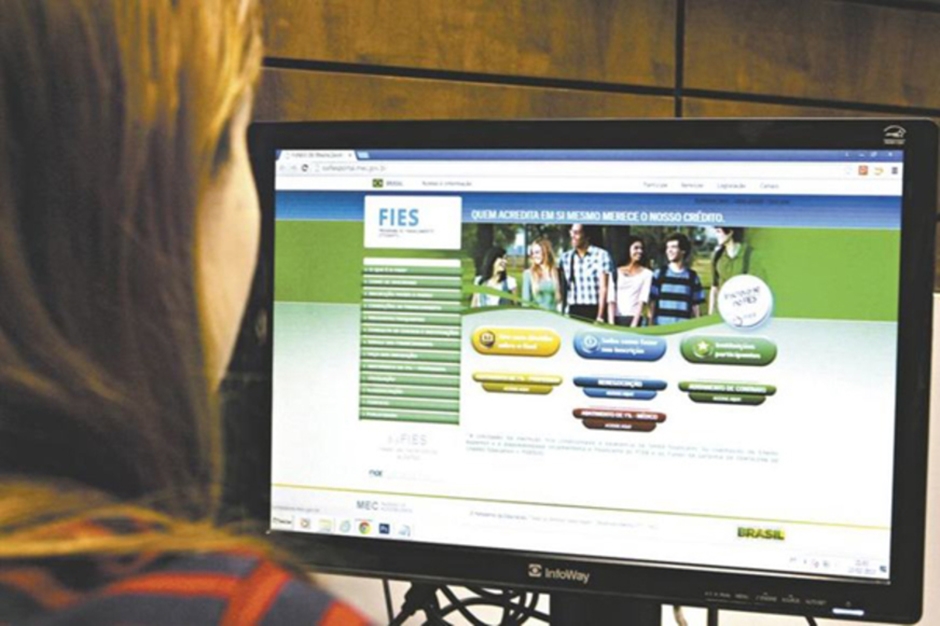 Estudantes têm até 23h59 para se inscrever. MEC prorroga até esta terça-feira (15) o prazo de inscrição no Fies; confira cronograma