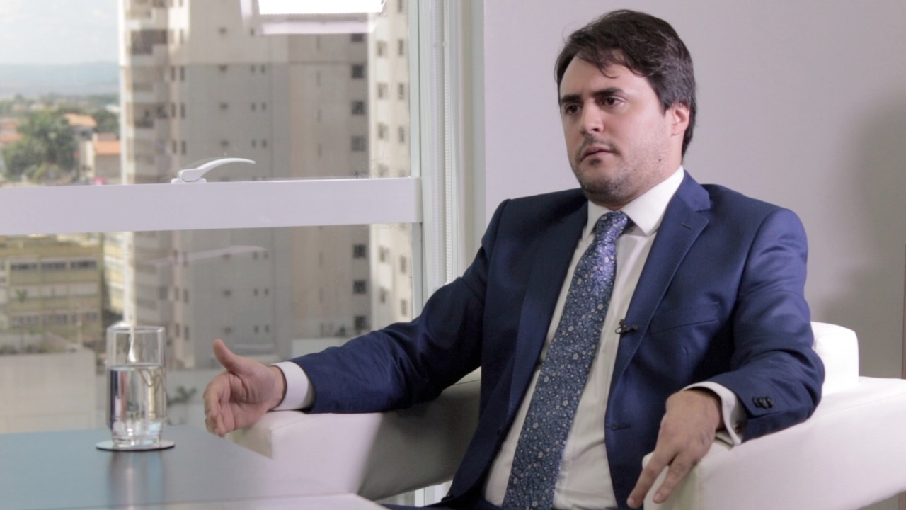 Walmir Cunha perdeu três dedos em primeiro atentado com explosivo contra advogado no País: limitações (Foto: Wellington Tourão / Mais Goiás)