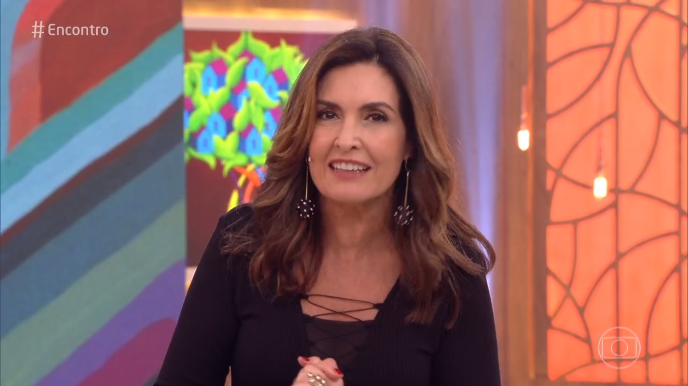 Fátima Bernardes passa bem após cirurgia para retirar câncer no útero