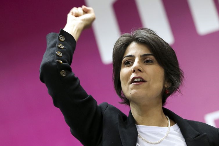 Record Programa insinuou que ela apoiava legalizar casamento entre pai e filho Manuela D'Ávila processa Record por notícia falsa sobre incesto