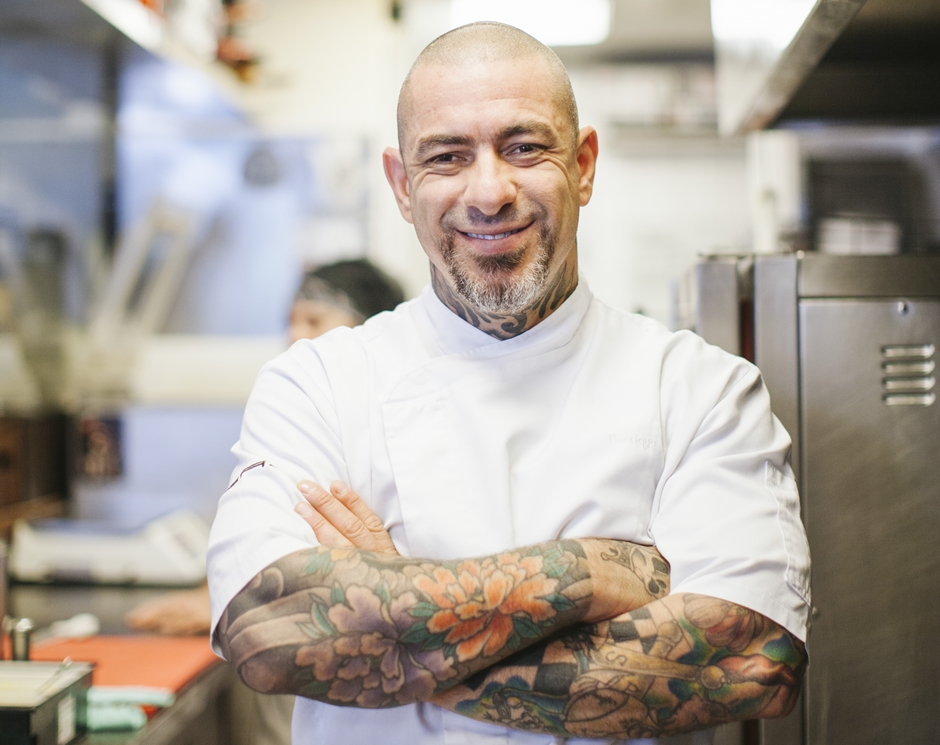 Henrique Fogaça é defendido por internautas após compartilhar omelete de Cannabis