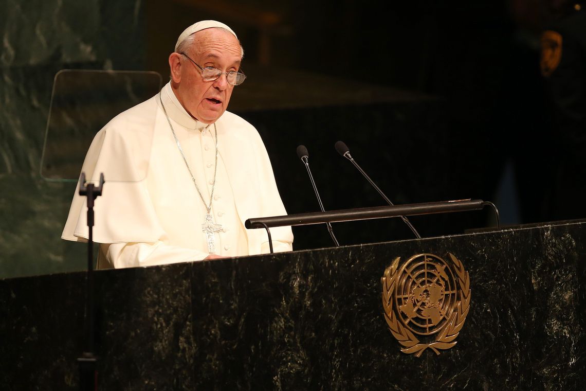 O Papa Francisco advertiu nesta segunda-feira (13) que a violência doméstica contra as mulheres pode aumentar em consequência das medidas de confinamento (Foto: Matt Campbell/Lusa/Agência Brasil)
