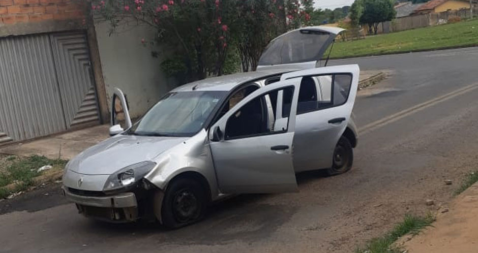 Veículo de motorista de aplicativo Kléber Siqueira Chaves, encontrado em Aparecida de Goiânia (Foto: Divulgação)