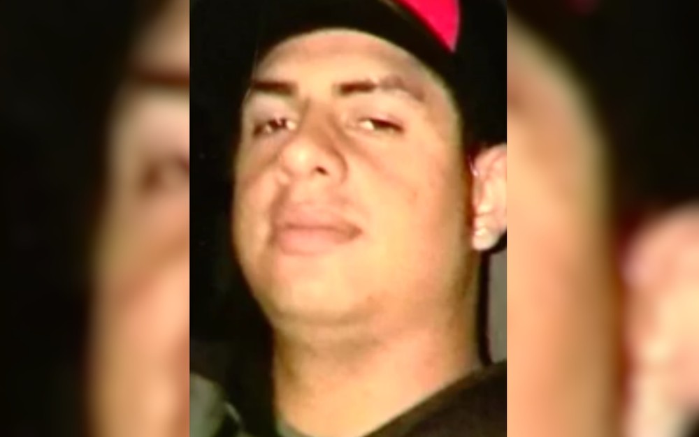 Segundo a esposa, Pedro Henrique Rodrigues foi visto pela última vez ao ser colocado desacordado em uma viatura, em Goiânia (Foto: reprodução/G1)