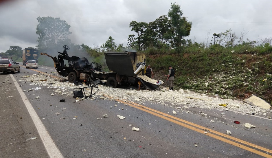 Carro forte explodido em Cristalina é o terceiro caso parecido só neste ano na mesma região (Foto do leitor)