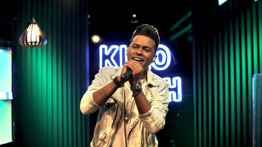 Cantor sertanejo Kleo Dibah