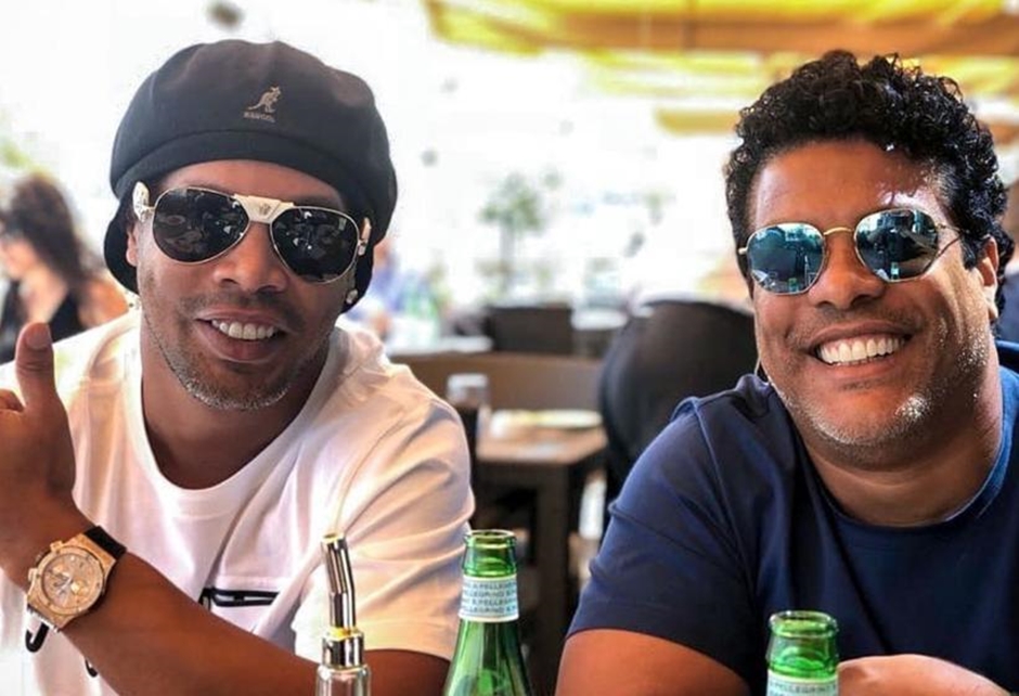 Mensagens complicam situação de empresária que ajudou Ronaldinho