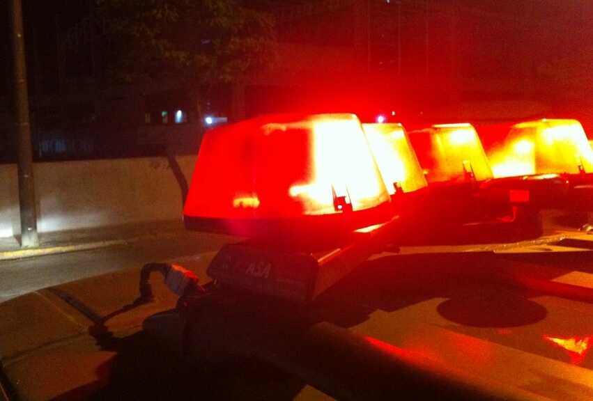 Adolescente pega ônibus errado, pede ajuda, mas é levada para mata e é estuprada em Anápolis