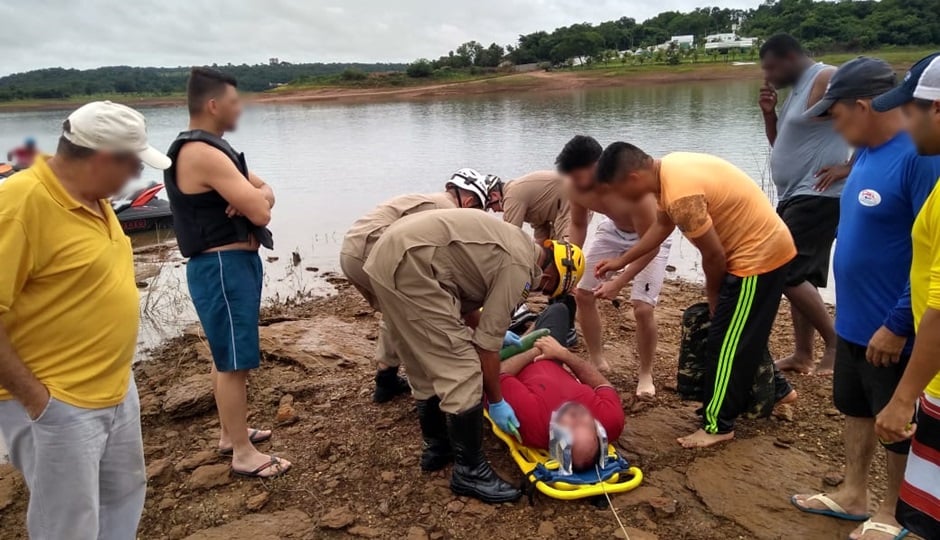 Polícia Civil vai apurar possíveis sutuações criminais que culminaram na queda de helicóptero, em Caldas Novas (Foto: Bombeiros de Goiás)