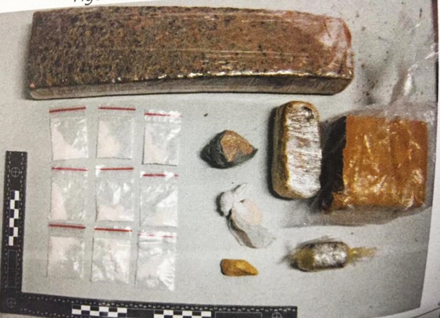 Droga apreendida pela equipe (Foto: Divulgação / PM)