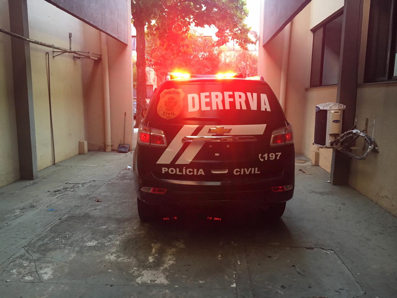 Todos foram autuados em flagrante pelos crimes de receptação, furto qualificado, associação criminosa e adulteração veicular