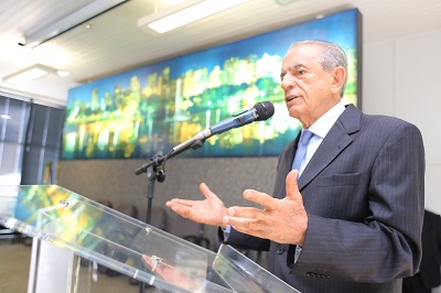 Iris não dará privilégios a secretários que queiram ser candidatos