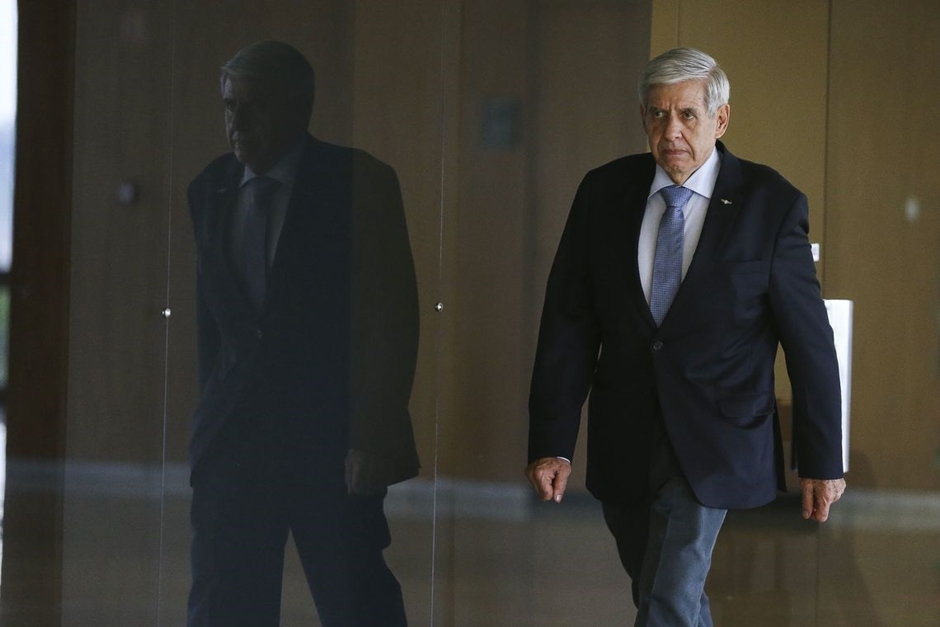 Bolsonaro nunca teve dificuldade para trocar segurança pessoal, diz Heleno à PF