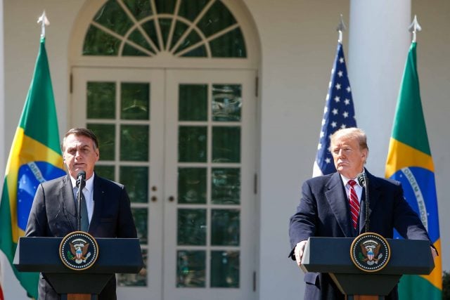 Trump exalta Bolsonaro em dia de pedido de indiciamento pela CPI da Covid