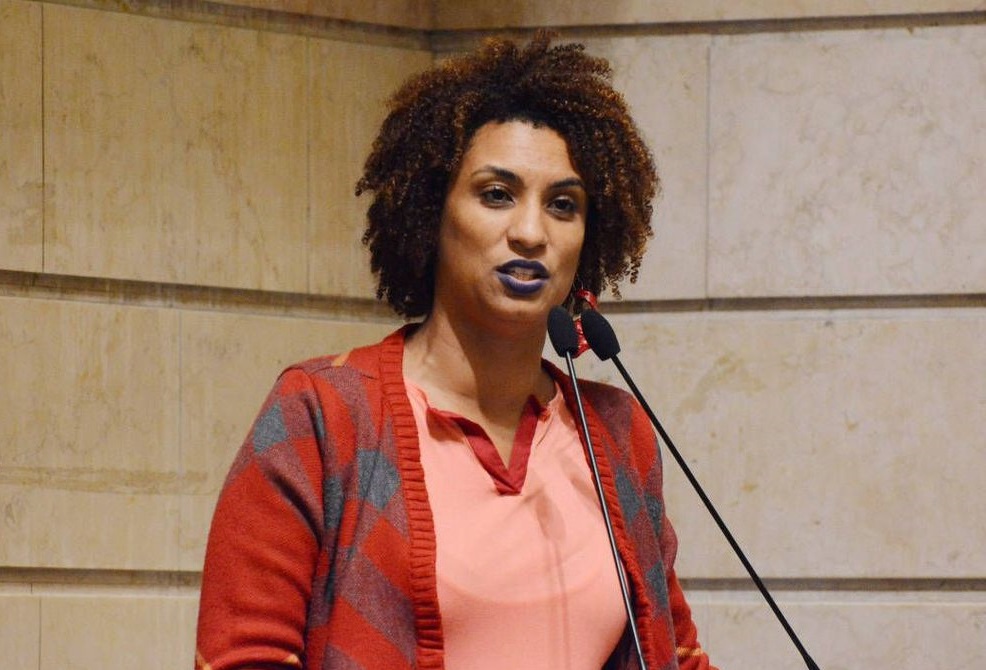 “Lave a boca antes de falar da minha mãe”, diz filha de Marielle Franco a Bolsonaro