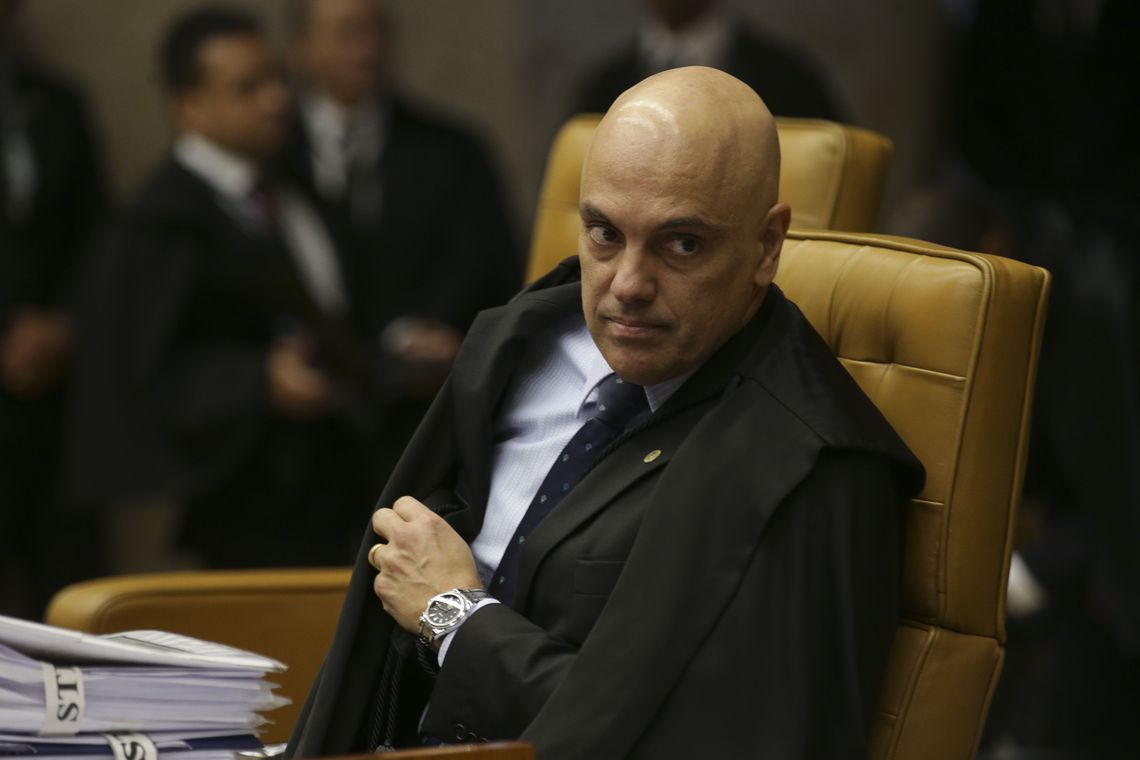 Moraes autoriza PF a marcar depoimento de presidente