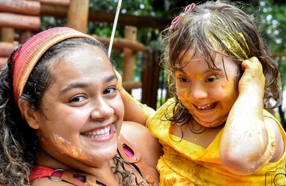 Sarah, a mãe de Sophia, diz que uma criança especial torna uma mãe especial (Foto: Arquivo Pessoal)