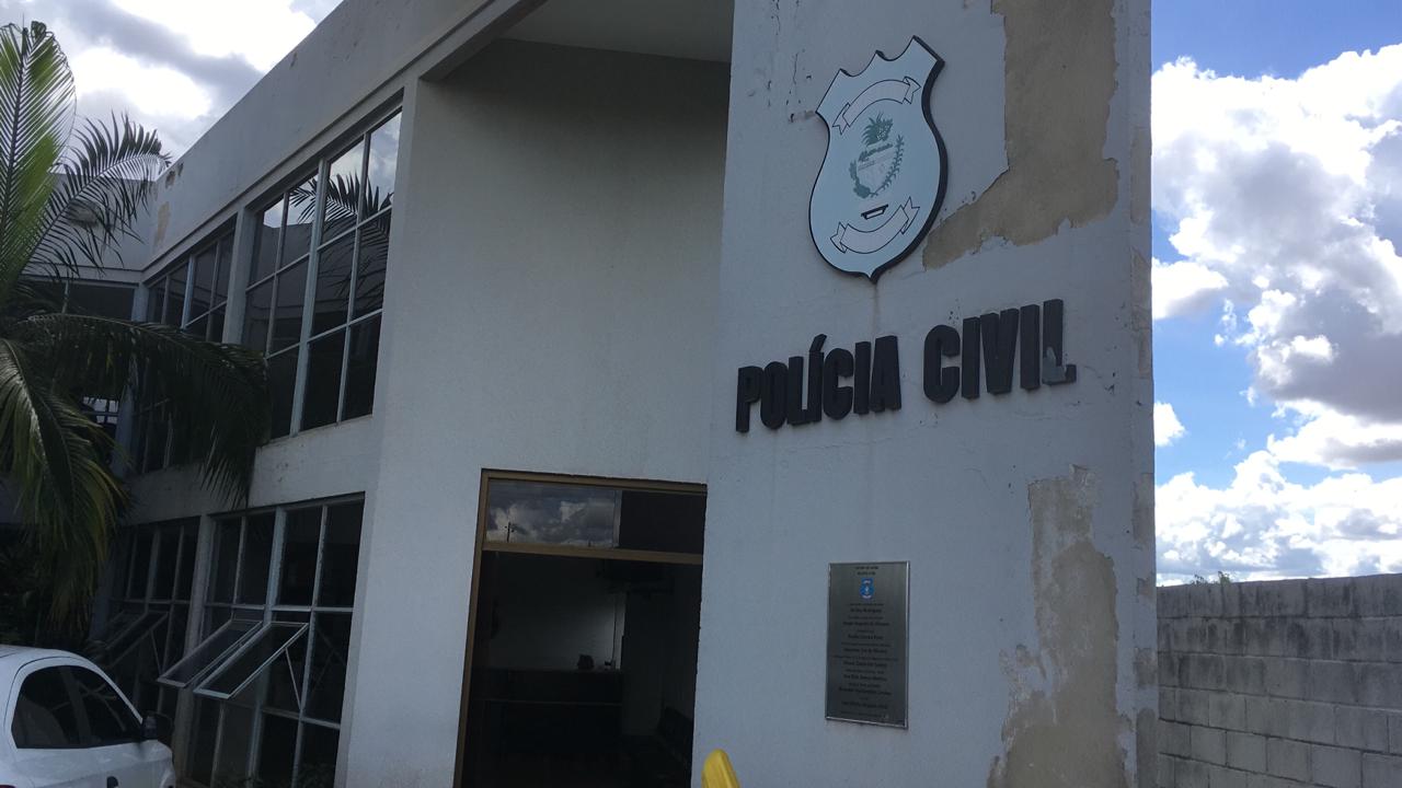 Homem mata vizinho do irmão a facadas após discussão