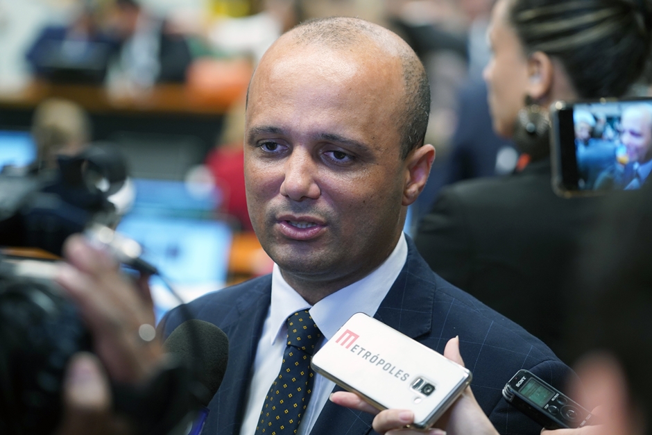 “Crise do PSL ainda não está superada”