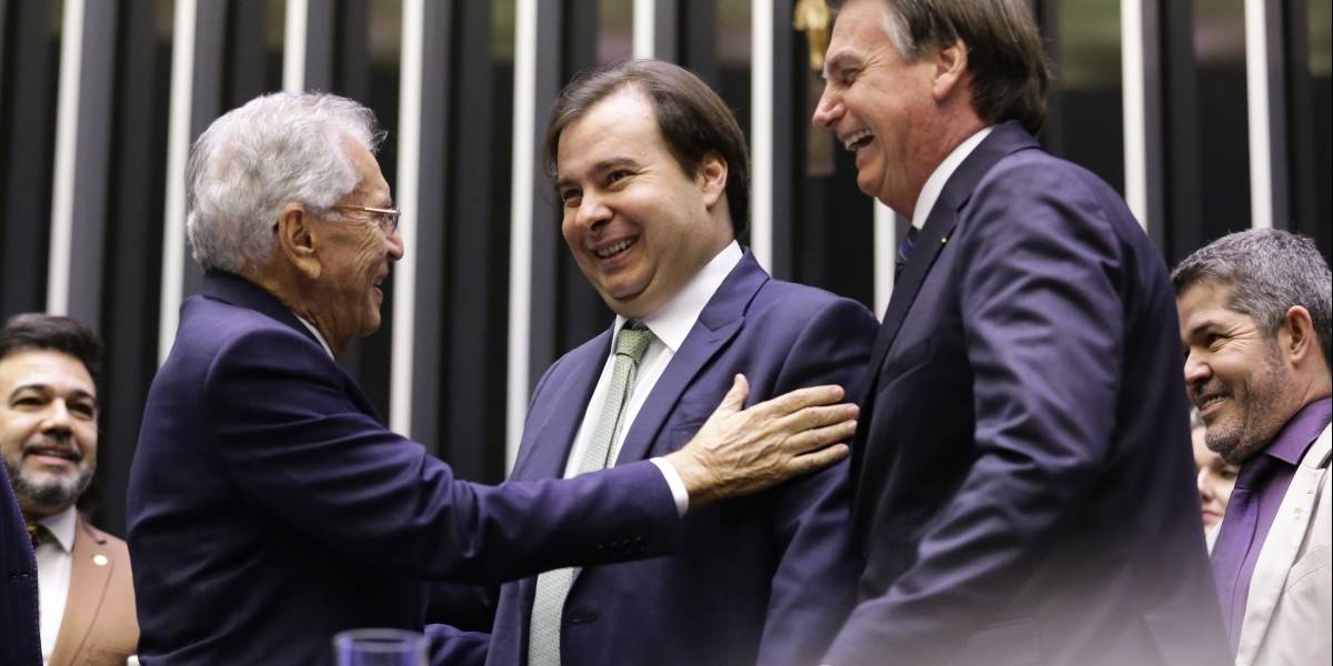 Cúpula do Congresso evita briga para não inflar atos pró Planalto